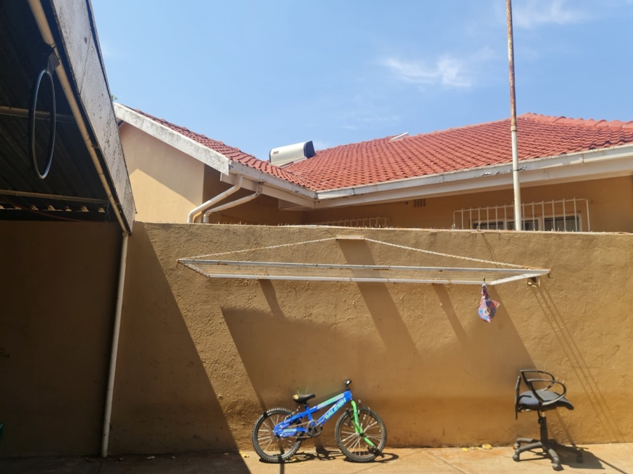 3 Bedroom Property for Sale in Protea Park North West